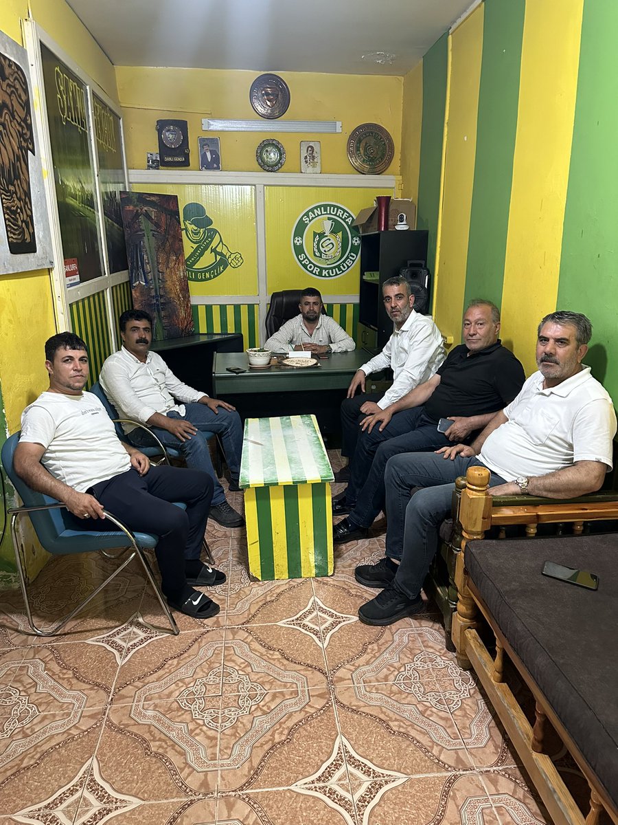 Akadirbadilli63's tweet photo. Şanlıurfaspor Taraftarlar Derneği Şanlı Gençlik Başkanı İsmail Başkan ve kıymetli yönetimini ziyaret ettik. Nazik misafirperverlikleri ve Şanlıurfaspor’umuza verdikleri gönülden destek için teşekkür ediyorum.
#şanlıurfaspor https://t.co/x6PA5QtA9W