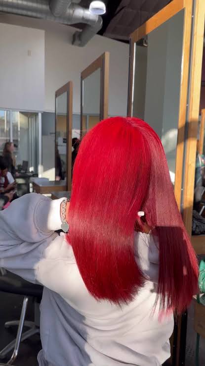 Prettyfacemanda's tweet photo. What color should I dye my hair 😌
First or Second.? https://t.co/Y0A3MYHxBv