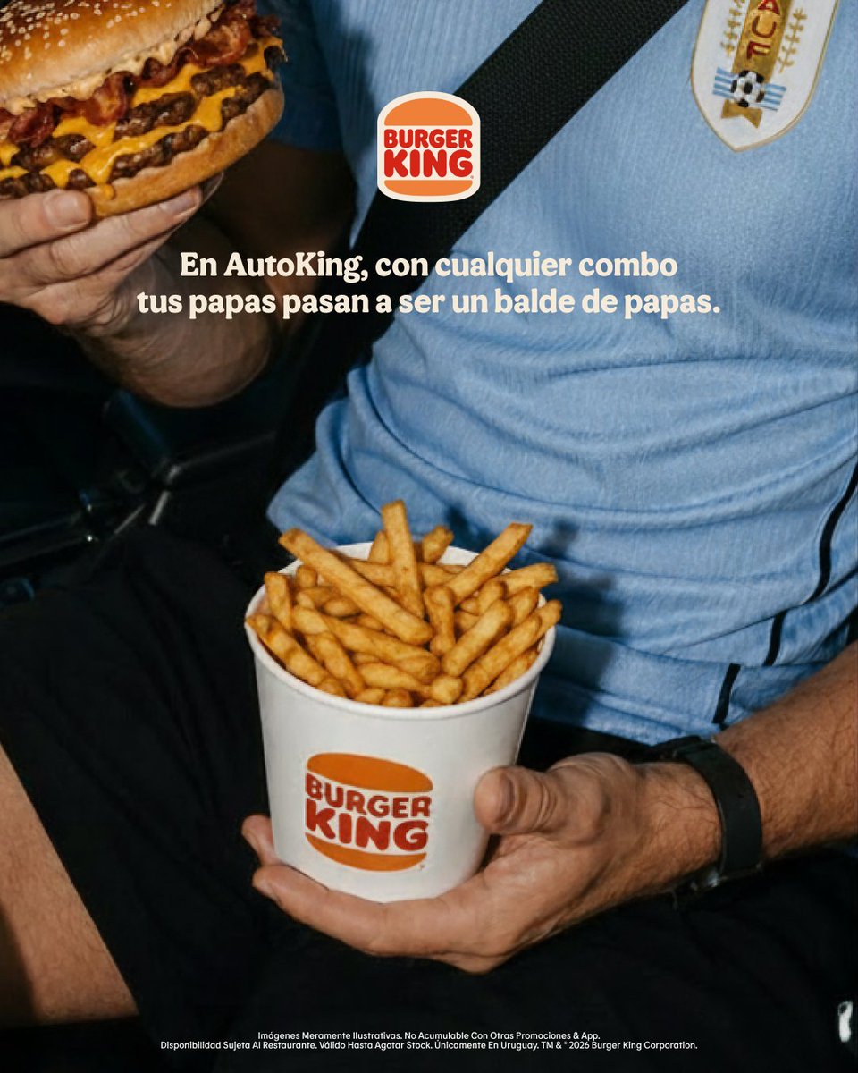 BurgerKingUY's tweet photo. 🇺🇾 Día de partido = caravana al Autoking y pedido como corresponde. 👑🍔 https://t.co/rVpGSTjkih