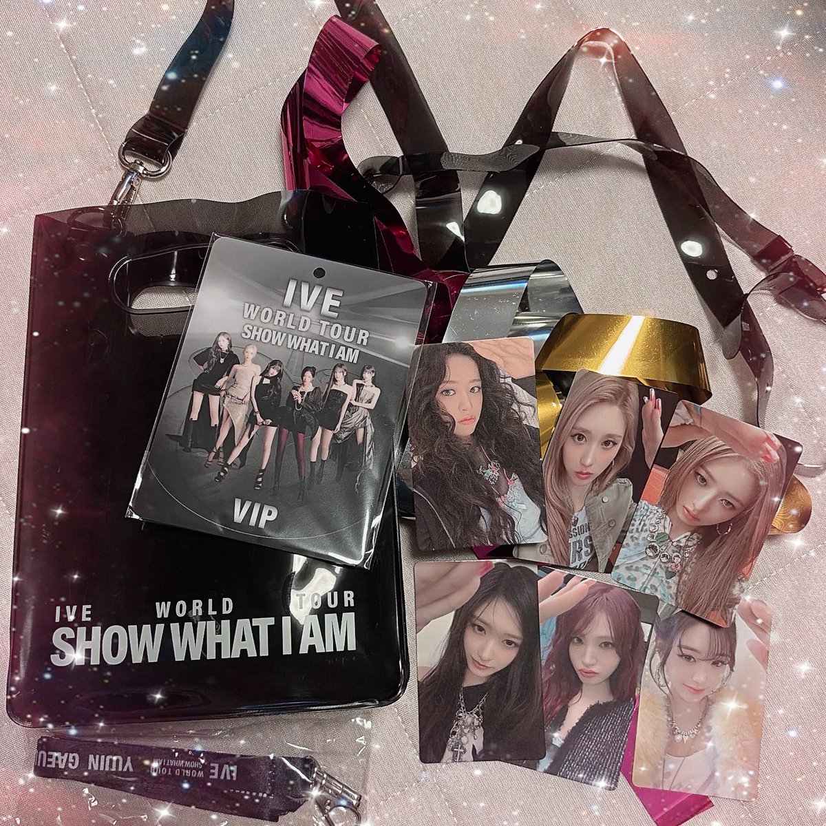86mina3's tweet photo. vipアリーナ埋もれ席でスクリーンばっか見てたけどト��ッコでちょっと近く来た時ホンモノだ〜❣️って感激😂  みんなめちゃくちゃ細いのにトークやVCR少なめでずっと歌って踊ってカッコよすぎたし満員のドーム魅了する6人のビジュ最強で癒されたしセトリも最高で楽しかった〜🥰
#IVE
#SHOW_WHAT_I_AM https://t.co/4DSgPHBhR0