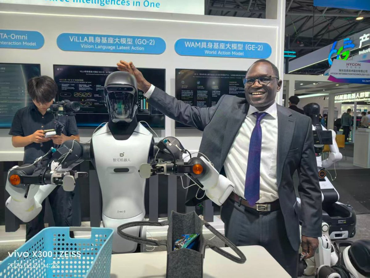 MoICTKenya's tweet photo. 𝐊𝐞𝐧𝐲𝐚 𝐀𝐝𝐯𝐚𝐧𝐜𝐞𝐬 𝐀𝐈 𝐚𝐧𝐝 𝐃𝐢𝐠𝐢𝐭𝐚𝐥 𝐓𝐫𝐚𝐧𝐬𝐟𝐨𝐫𝐦𝐚𝐭𝐢𝐨𝐧 𝐀𝐠𝐞𝐧𝐝𝐚 𝐚𝐭 𝐌𝐖𝐂 𝐒𝐡𝐚𝐧𝐠𝐡𝐚𝐢 𝟐𝟎𝟐𝟔

Kenya’s participation in the Mobile World Congress (MWC) Shanghai 2026 has reinforced the country’s commitment to advancing digital transformation, artificial intelligence, and inclusive connectivity as key pillars of its development agenda.

Principal Secretary for Broadcasting and Telecommunications, @SteveIsaboke is representing Kenya at the global technology gathering, which brought together industry leaders, policymakers, and innovators to explore the future of digital infrastructure and the emerging intelligent economy.

Read more: https://t.co/LYmlOfuo4T