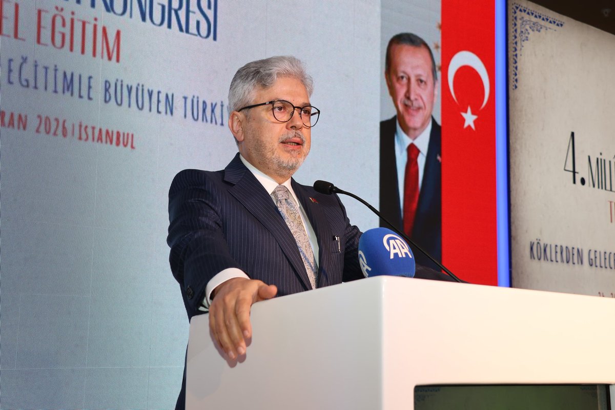 istanbulilmem's tweet photo. Temel Eğitim Genel Müdürlüğümüz tarafından “Köklerden Geleceğe: Eğitimle Büyüyen Türkiye” mottosuyla düzenlenen “4. Millî Eğitim Kongresi: Temel Eğitim” açılışı; Millî Eğitim Bakan Yardımcımız Sn. Ömer Faruk Yelkenci, Vali Yardımcımız Sn. Elif Canan Tuncer, Marmara Üniversitesi Rektör Yardımcısı Sn. Prof. Dr. Ayşin Satan, Cumhurbaşkanlığı Eğitim ve Öğretim Politikaları Kurulu Üyesi ve Marmara Üniversitesi Atatürk Eğitim Fakültesi Dekanı Sn. Prof. Dr. Yusuf Alpaydın, Temel Eğitim Genel Müdürümüz Sn. Ebubekir Sıddık Savaşçı, Yenilik ve Eğitim Teknolojileri Genel Müdürümüz Sn. Mustafa Canlı, İl Millî Eğitim Müdürümüz Murat Mücahit Yentür; akademisyenler, eğitim yöneticileri, öğretmenler ve paydaşların katılımlarıyla Marmara Üniversitesi Recep Tayyip Erdoğan Külliyesi Maltepe Yerleşkesi’nde gerçekleştirildi.

​Kongrede; Türkiye Yüzyılı Maarif Modeli ışığında temel eğitim çalışmaları bilimsel bir perspektifle değerlendirilerek okul öncesi, ilkokul ve ortaokul kademelerine yönelik öğretim programları, ölçme-değerlendirme yaklaşımları ve kapsayıcı eğitim uygulamaları tüm yönleriyle ele alınıyor. ✨

​📍 Maltepe

@tcmeb @Yusuf__Tekin @farukyelkenci @TC_istanbul @gul_davut @MucahitYentur