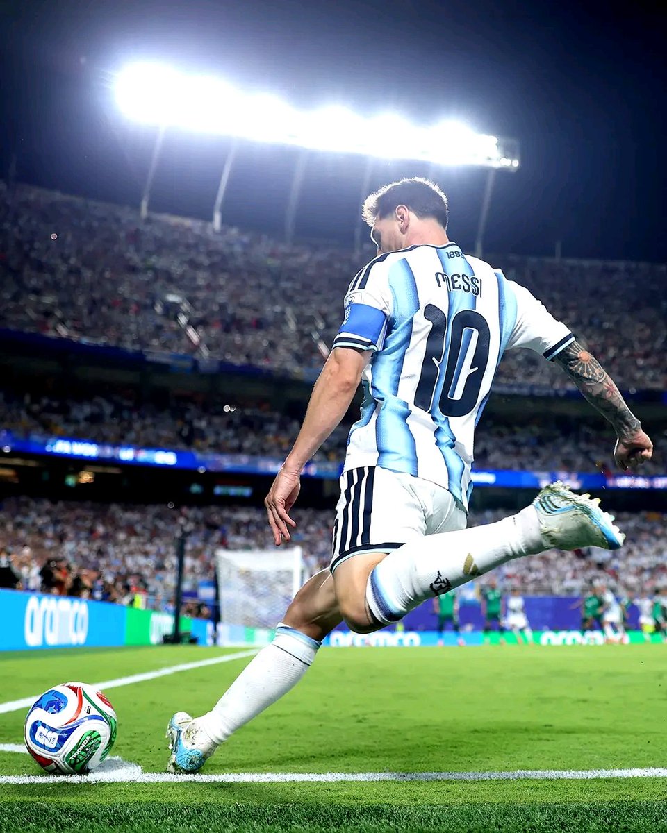 shahabrb_'s tweet photo. HAPPY BIRTHDAY to the greatest Football wizard of all time, dear LIONEL MESSI Sir.
#HappyBirthday, #𝐆𝐎𝐀𝐓 🧡
#HappyBirthdayMessi #HappyBirthdayLeoMessi #LionelMessi #LeoMessi #MESSI #Messi10 #Foosball #FIFA #FIFAWorldCup #Messi2026 #AFA #Argentina #Bangladesh https://t.co/oAGp8CrdWt