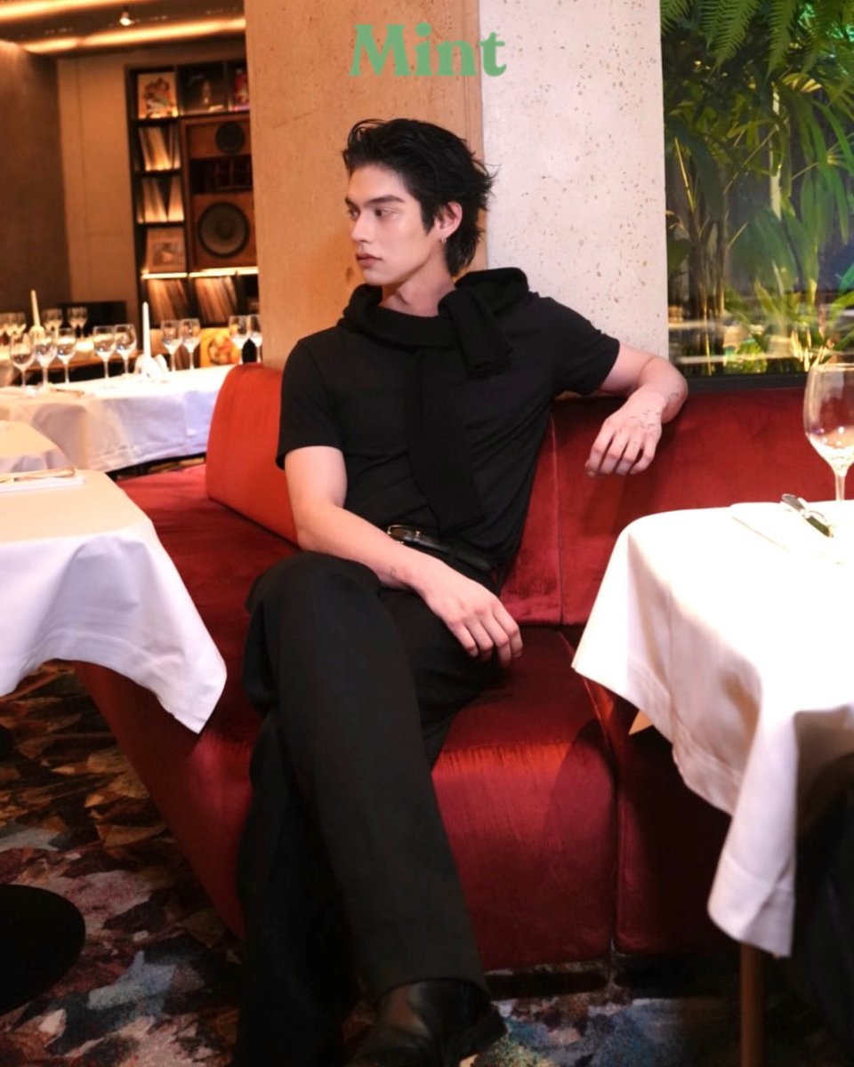 nnbb39's tweet photo. คุณชายธาม กะ คุณนู๋กอหญ้าอินแพรีสสส เริ่ดๆๆๆ https://t.co/jKuquW4Y7m