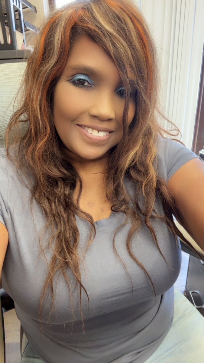 CrystalPeachyB's tweet photo. Good afternoon my lovelies and HAPPY HuMp DAY ‼️ We gettin it done ova here 💪🏾 🩶🤍 #wednesdaythough https://t.co/H4KRXbLKSR