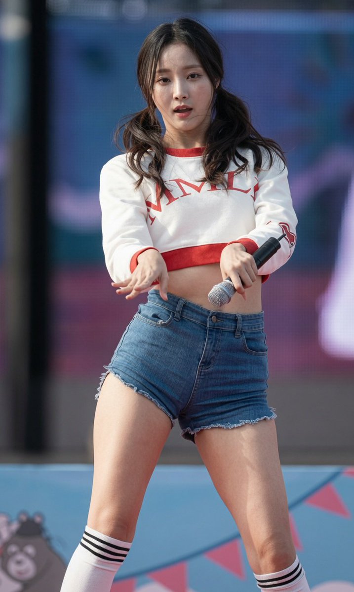 yxlqmdlg's tweet photo. Yeonwoo ✨❤️

#연우 #MOMOLAND #모모랜드 #yeonwoo https://t.co/YftKKQgd3P