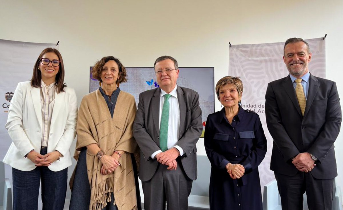 FMedinaIOM's tweet photo. Acompañamos inauguración de la Semana Internacional por la Consolidación de la Paz para dialogar sobre avances, aprendizajes y retos de la construcción de paz en Colombia. Les invito a conocer la agenda que impulsaremos. Gracias @FondoONUCol y @Fragmentos_arte por la invitación. https://t.co/nd1R0yiK5M