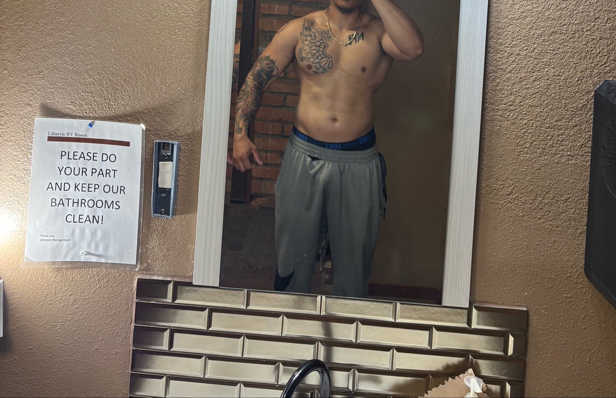 BIGBANKLEE28's tweet photo. Went from 236 to 215 https://t.co/fYplfhGkXE