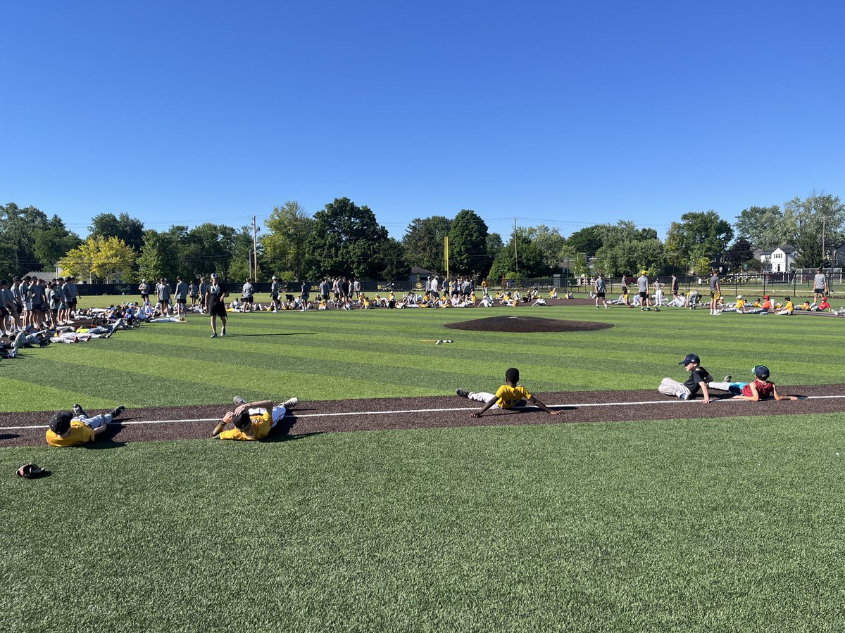 UABearsBaseball's tweet photo. What an amazing 3 days of youth camp. Thank you to all of our campers, current and past players, coaches, and parents for making this such a successful week of baseball. https://t.co/lcxkaDoopH