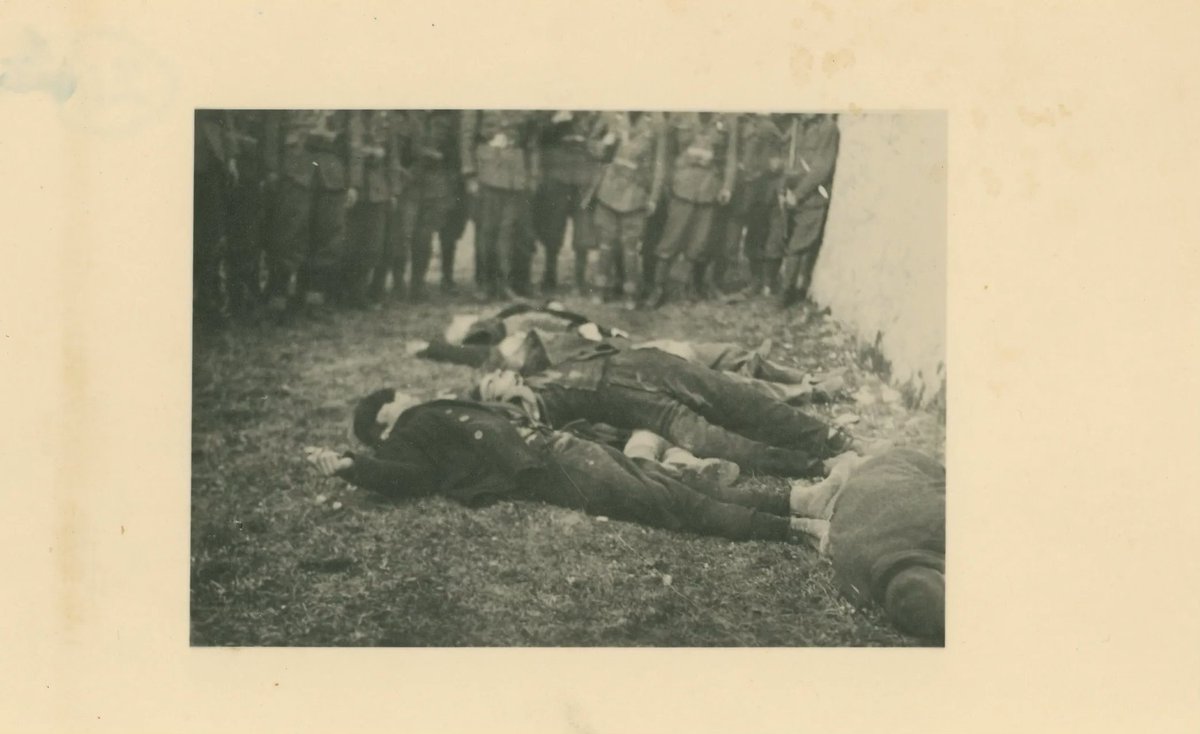 ANPIRomaPosti's tweet photo. Nella notte del #25giugno 1943, i Carabinieri Reali di stanza a #Velovići in #Croazia, sotto il comando del tenente #GiuseppeGaetani, fucilarono, presso le mura del cimitero cittadino, tre #patrioti locali:
#FrancoPetkovic, #BozoBenkovic e #IvanTaiban. https://t.co/U9bFAoNtli