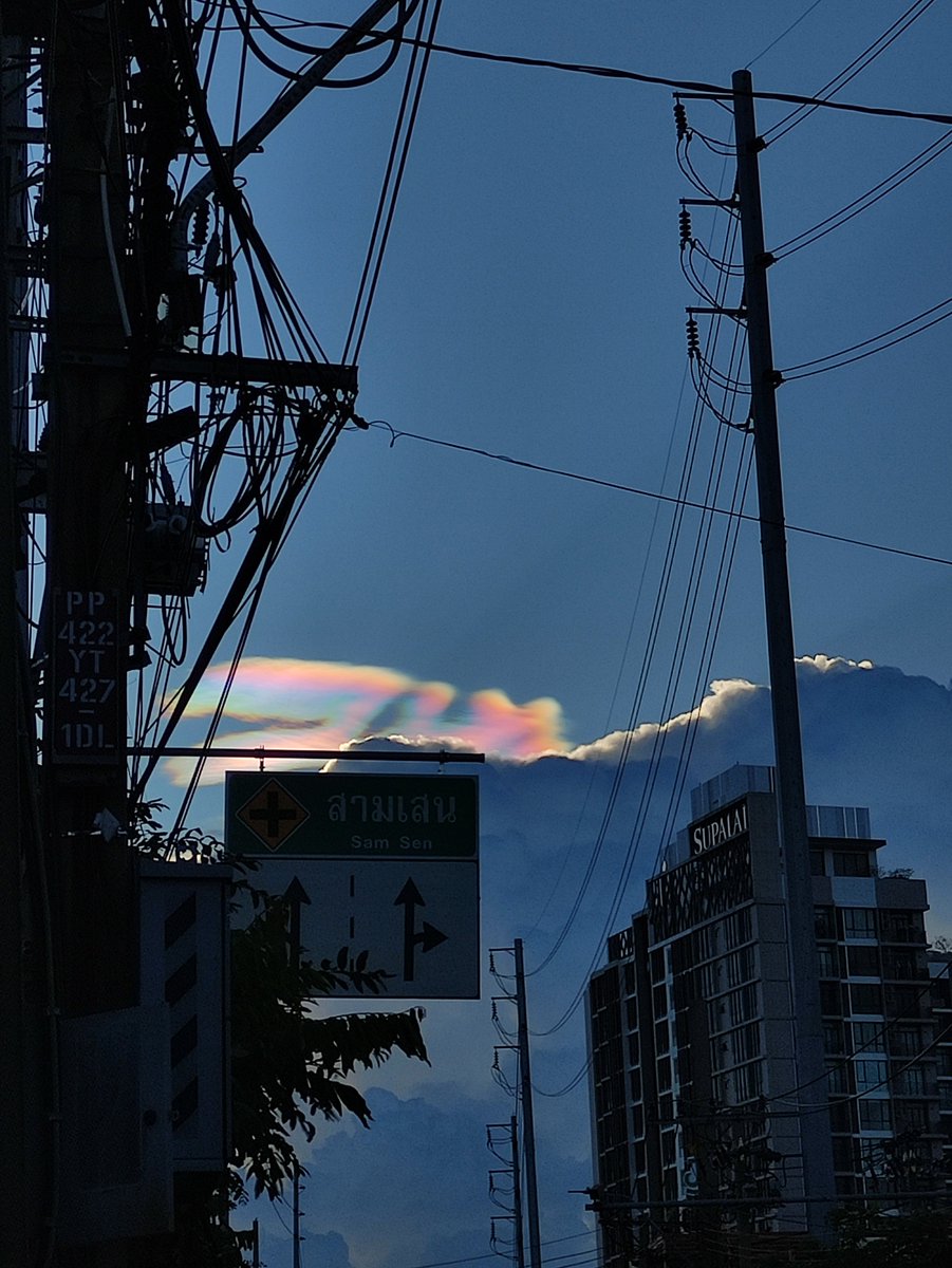 autchaaut's tweet photo. ท้องฟ้าสวย ๆ วันดี ๆ https://t.co/vNhBb62B9u