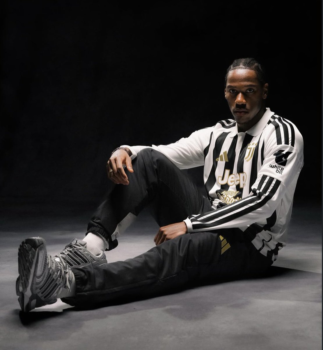 juvefcdotcom's tweet photo. 🗣️ Jonathan David to RSI Sport: “My Future? I will stay at Juventus, I have a five year contract with the club.” 🇨🇦⚪️⚫️#Juventus https://t.co/ysa0AhjMfD