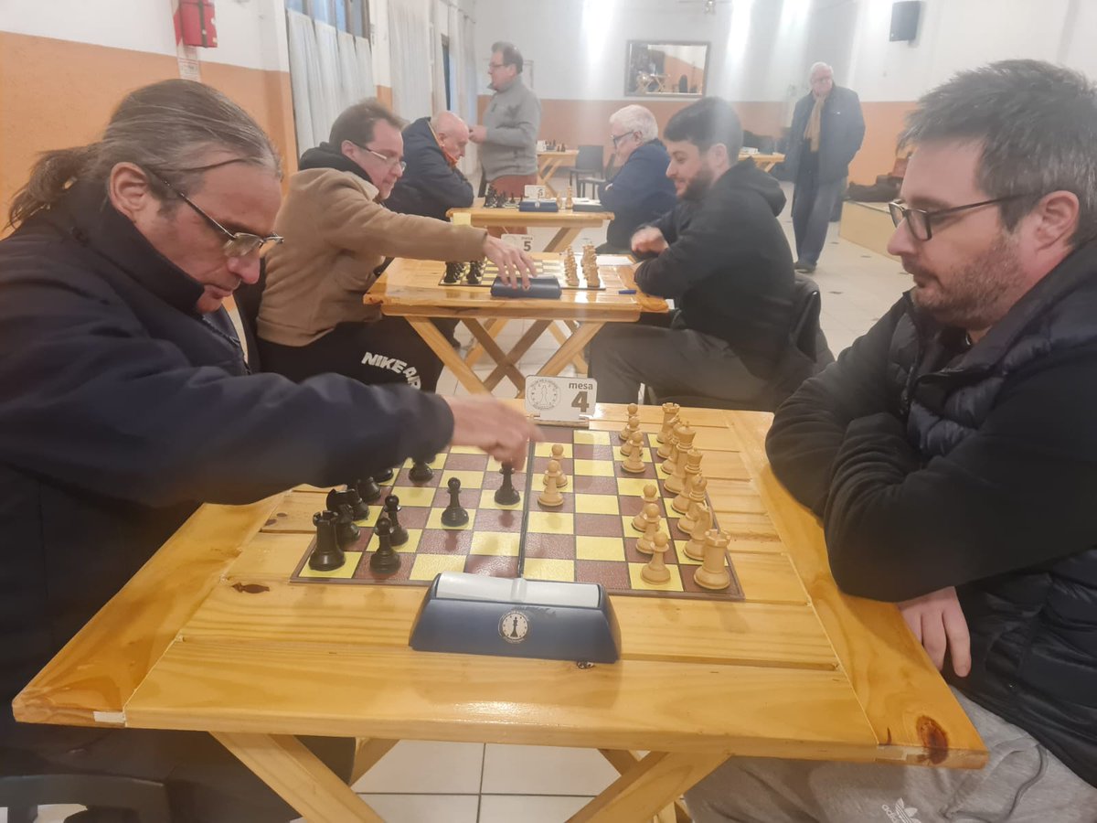 ClubZugzwang's tweet photo. FOTOS RONDA 5 Y 6 DEL TORNEO ABIERTO OTOÑO 2026 III 23/06/2026 https://t.co/ohwZLg1yme