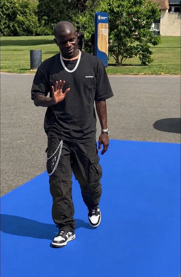 dee_rammy's tweet photo. You go just dey Spam FB,FB he be like say you no dey fear Shadow Ban.
Elon go Humble you no worry. https://t.co/yO60m7qNXZ