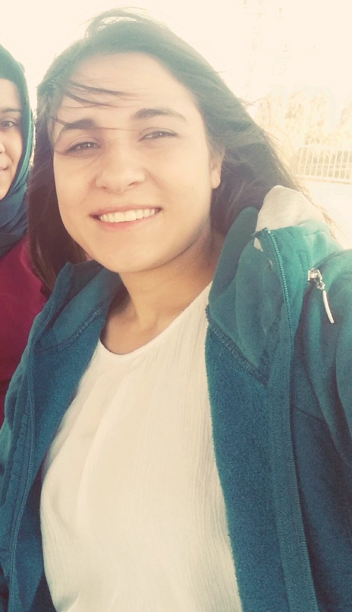 Dokuailesi's tweet photo. Kızımın akranları mesleğini yaparken, yuva kurarken Biz de Devlete emanet ettiğimiz, asıl görevi kızımızın can güvenliğinden sorumlu valinin kızımızın canını bize vermesi için 6 yıldır canhıraş Adalet arıyoruz, bize yaşatmadıkları ne kaldı ki? Allah kabul etmesin... https://t.co/puiBnj5wDM