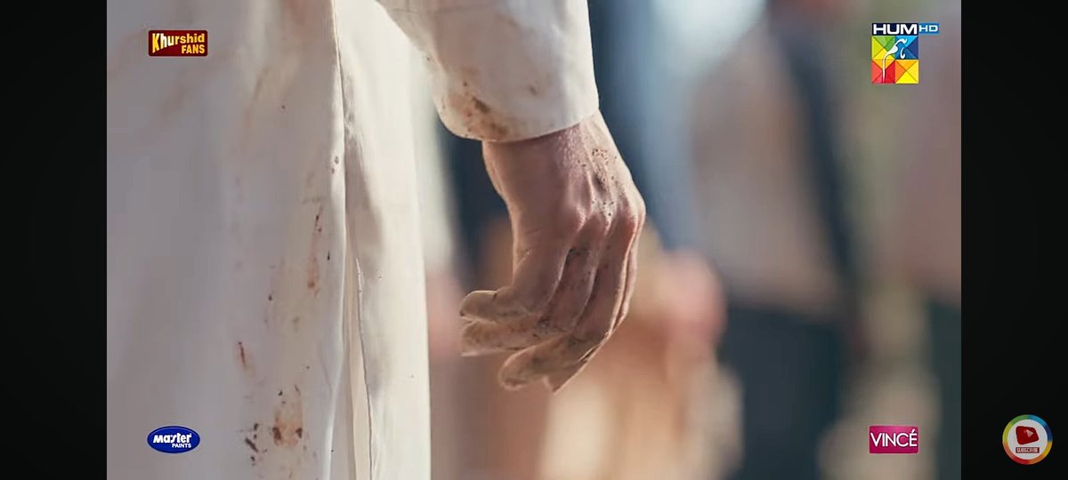 Rantingspace__'s tweet photo. Idiots are those who literally watched this scene &amp; still went ahead with "Rabiya &amp; Mudassir is end game" theories. Do you guys think director was an idiot to show this side by side?
Those who watched the show from the start knew that #SarBiya was always meant to be.
#Zanjeerain https://t.co/1OpsQClBBS