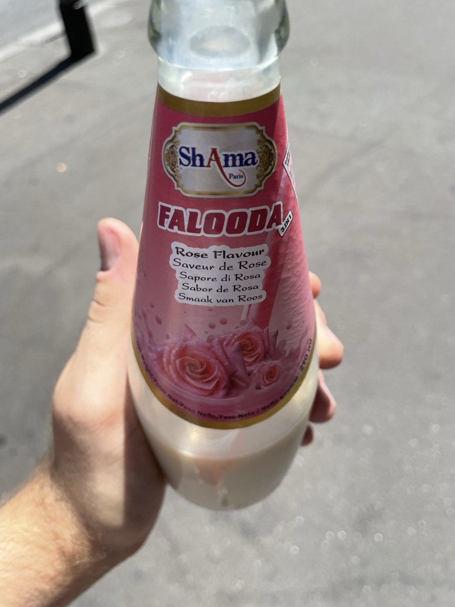 Dizzytsu444's tweet photo. C'est trop la meilleure boisson de l'histoire https://t.co/5bBWdqm4qp