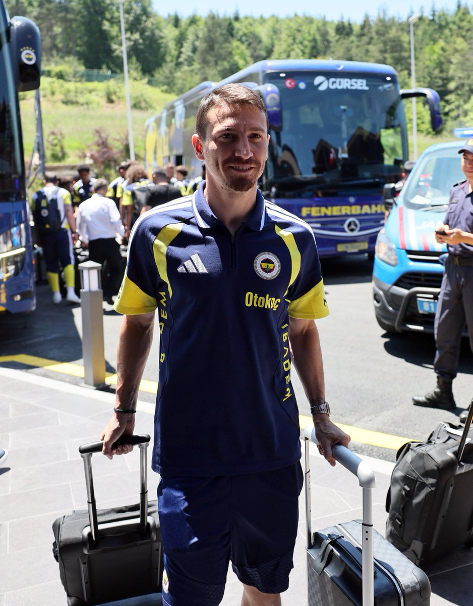 TekYolFener's tweet photo. Futbol takımımız, Topuk Yaylası'nda. https://t.co/sCPiecSYHl