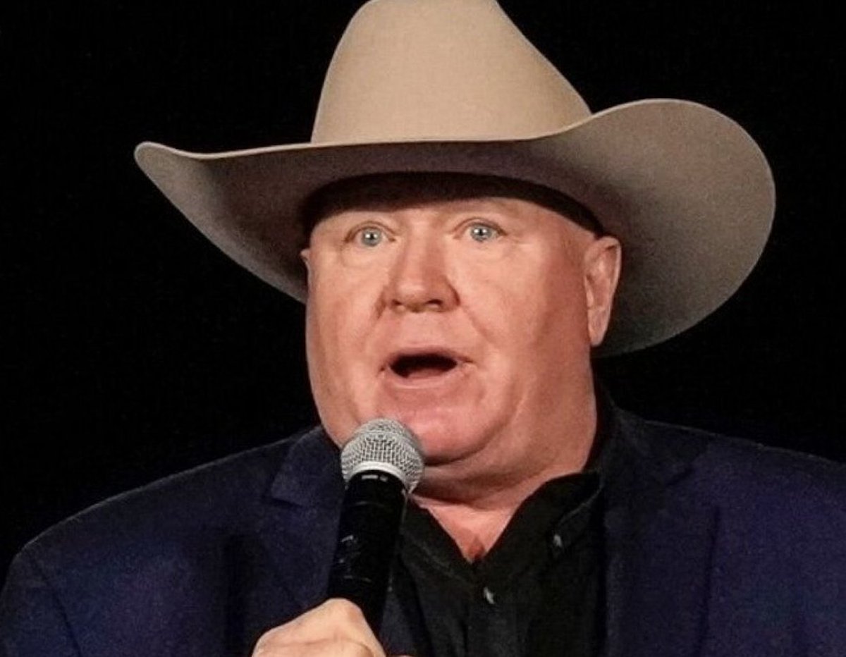 jmhamiltonblog's tweet photo. These people are repugnant… UCP lied to get elected &amp; immediately pivoted to serving Americans, corporate interests, monopolies, Oil &amp; Gas, privatization scams, &amp; themselves….   

While screwing the citizens of Alberta &amp; Labour. https://t.co/XniJwwNIP5