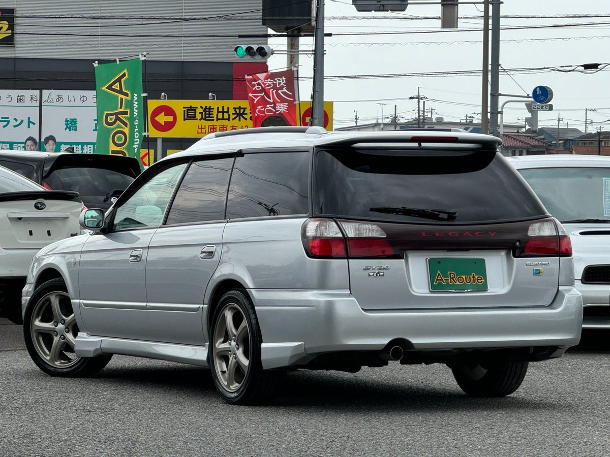 Aroute_3410022's tweet photo. レガシィツーリングワゴン　GT30

7.6万km

めちゃくちゃ綺麗なBHEがお客様から直接買取で入庫です！！
前オーナーさんがとても大事に乗られてあたので、洗車すらせずにそのまま掲載できました。

持病のメッキ剥がれも全くありません！

ボクサー6味わうなら今です！

#BHE #レガシィ #3レガ https://t.co/iCpieyOrO7
