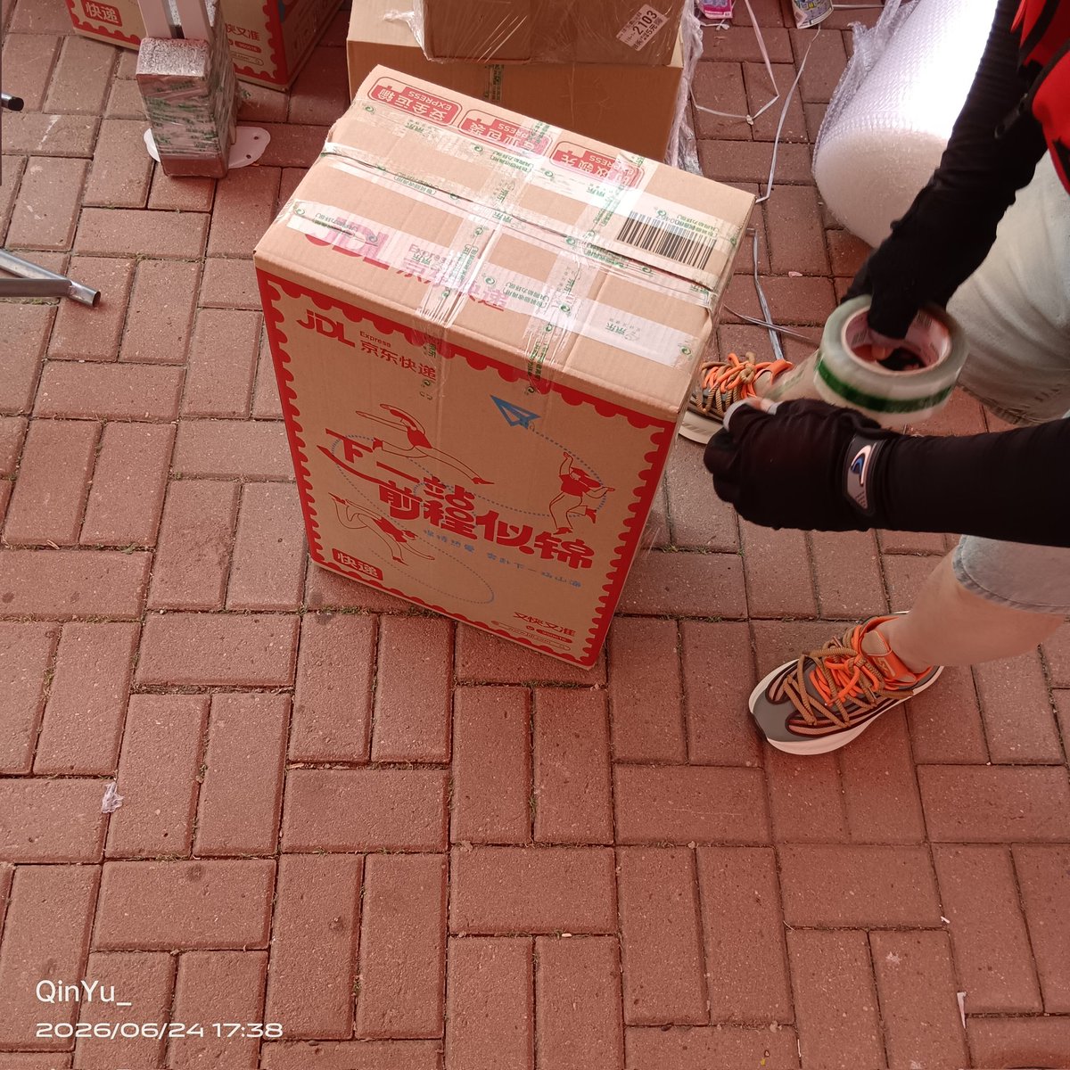 BlueberryFungi's tweet photo. 咱最近在搬家噼p
刚考完期末明天又要上班赚钱好累噼qwq https://t.co/zewPAESKcF