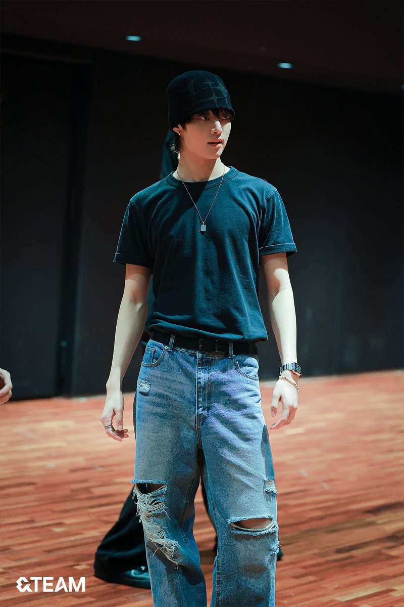 iszbej's tweet photo. 동구가조아하는날의bej
조간산책 의주
251019 이래야지얜팀라방 의주 
누너예 연습영상 의주
250915 락인재팬 의주 https://t.co/K9RzoPwSer