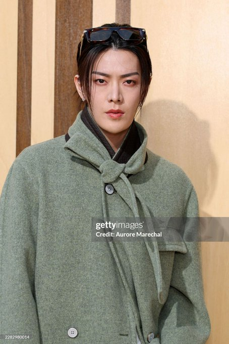 _Kpop_Stats_'s tweet photo. #YUTA of #NCT at the Louis Vuitton show. https://t.co/TRI9wubOSV