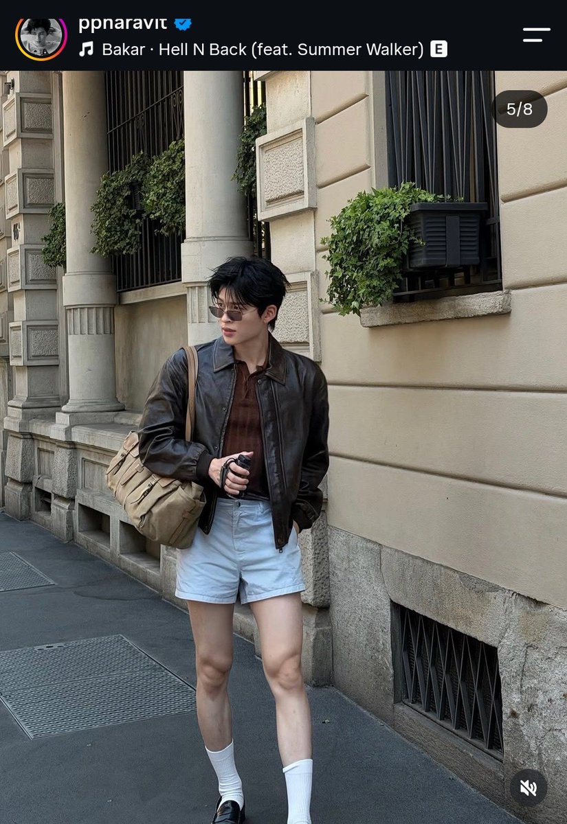 hazaeii's tweet photo. #tontawan U may be given most beautiful background but u can't never pose or take pics b4 it @tontawan_t 
U can take acting classes to fix ur terrible acting but money can't buy taste n photography vision U can never be a fashionista w/ the cheap taste u hv Ugly n cheap https://t.co/8AZXltvEm5