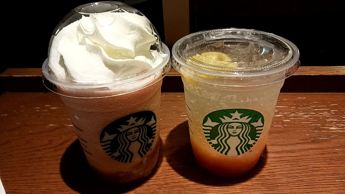 2kemenking's tweet photo. スタバにて。

ピーチ&amp;ピーチミルクフラペチーノ
チラックスソーダピーチ

フラペチーノはデザート感覚。チラックスはレモンとソーダでさっぱり爽やかに。どっちも果肉ゴロゴロで桃感最高🍑🍑発売初日で全３種制覇。嬉しい😃💕ごちそうさまでした！ https://t.co/BP0bor3WAu
