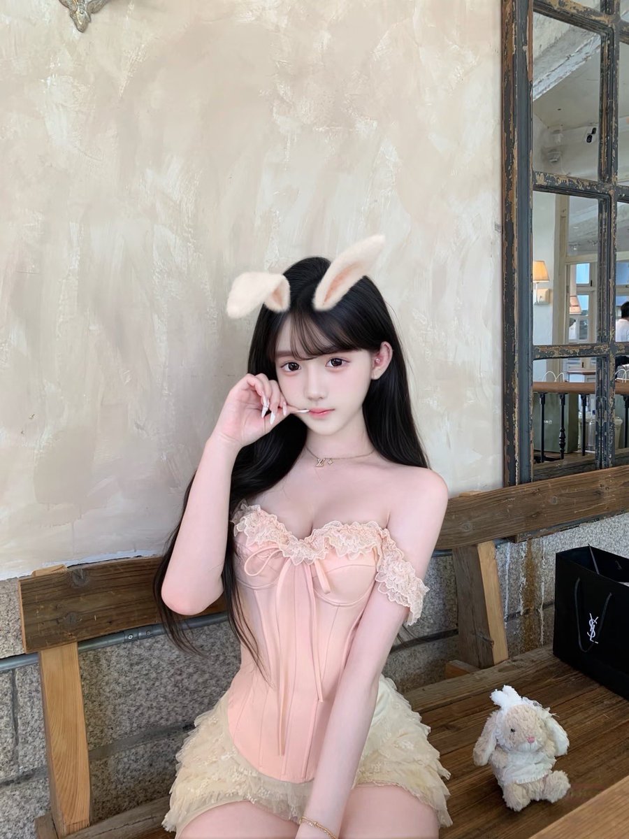 chnhohn849984's tweet photo. #线下#南京#萝莉#女大#圈外
🌷年龄：06
     身高：170
🌷体重：-
        3C：D
🌷特长：-
🐧：737704350

 人美声甜肌肤白如雪 勾魂翘臀重度反差
身材完美 皮肤白嫩 可纯可欲 
气质谈吐具佳 乖巧懂事听话
初恋女友感  温柔且细腻
人首次下水 💦多chu女感体验 三点粉
零整容.谈��优雅.待客如男友 https://t.co/cXVf9el3ZR