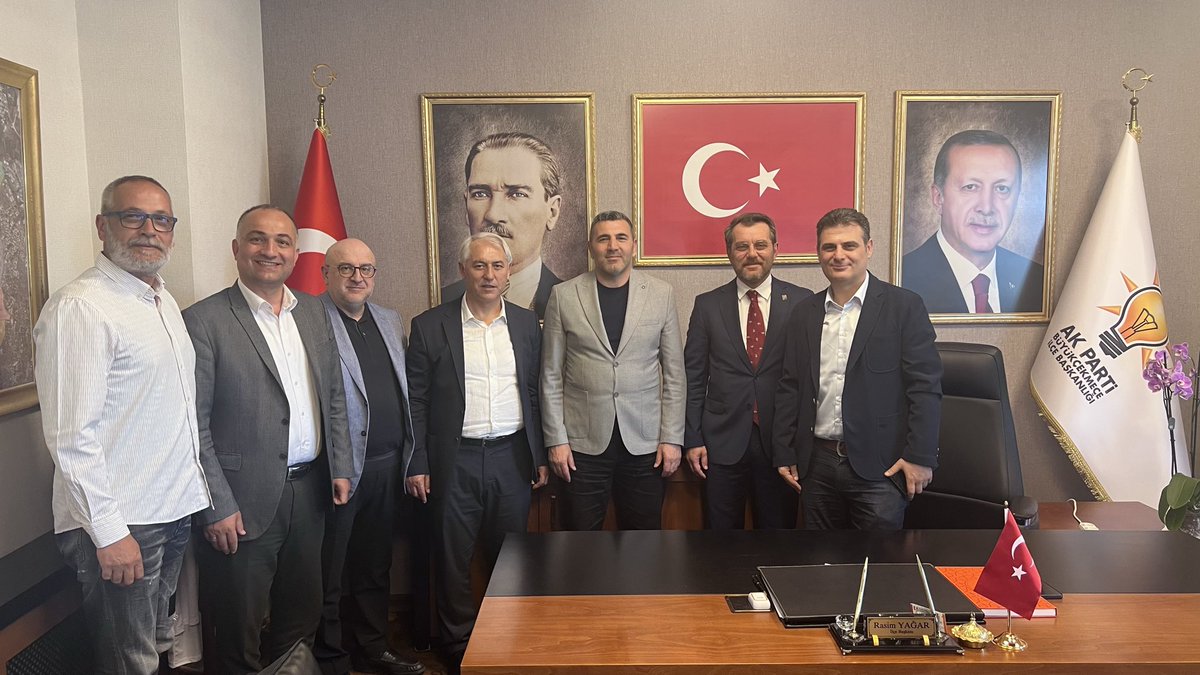 RYagar's tweet photo. İBB Grup Başkan Vekilimiz Faruk Gökkuş, Grup Sözcümüz Murat Türkyılmaz ve İBB Meclis Üyelerimizi ilçe başkanlığımızda ağırladık.

Gerçekleştirilen ziyarette ilçemize ilişkin değerlendirmelerde bulunularak istişarelerde bulunuldu. Nazik ziyaretleri dolayısıyla kendilerine teşekkür ediyor, birlik ve beraberlik içerisinde Büyükçekmece’miz için çalışmaya devam ediyoruz.

@abdullahozdemir