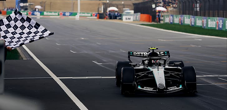 MundialSimGP's tweet photo. ¡Estamos de vuelta 🏎️!

Sí, las cuatro ruedas vuelven al MundialSim a partir de 2031. F1 y F2 serán las únicas categorías de la Sim a partir de la próxima temporada.

Como mínimo, los 20 pilotos con menos puntos de actividad en 2030 no estarán presentes en 2031. https://t.co/0xskF7b0t9