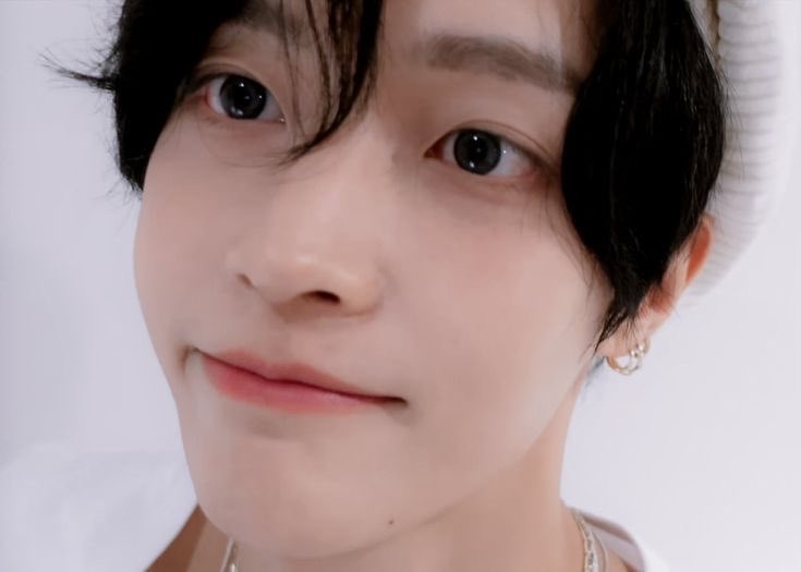 wonbinhour's tweet photo. wonbin freshly baked bread cheekies ☺︎ https://t.co/1495GKQJw8