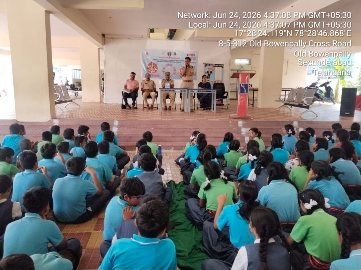 acpbpt418's tweet photo. Today ACP Begumpet attended a Drug Awareness Programme at Sree Chaitanya School, Bowenpally, conducted by SHO Bowenpally. Around 300 students participated. A debate competition on drug abuse was also held, and prizes were awarded to the best performers.
#SayNoToDrugs https://t.co/tp1YoqxT4G