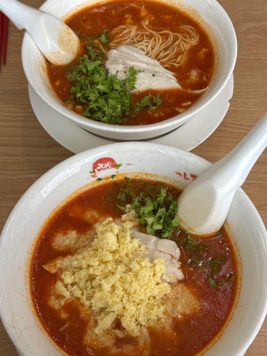 ggyuretzel's tweet photo. 태양의 토마토라멘
더블치즈 어쩌고에 매운소스 먹었는데 마싯엇고요
그냥 아~주 쪼끔 매콤이 들어간 스파게티 맛이 나요
암튼 맛있었다 🫰🏻 https://t.co/kb0Oln9k7F