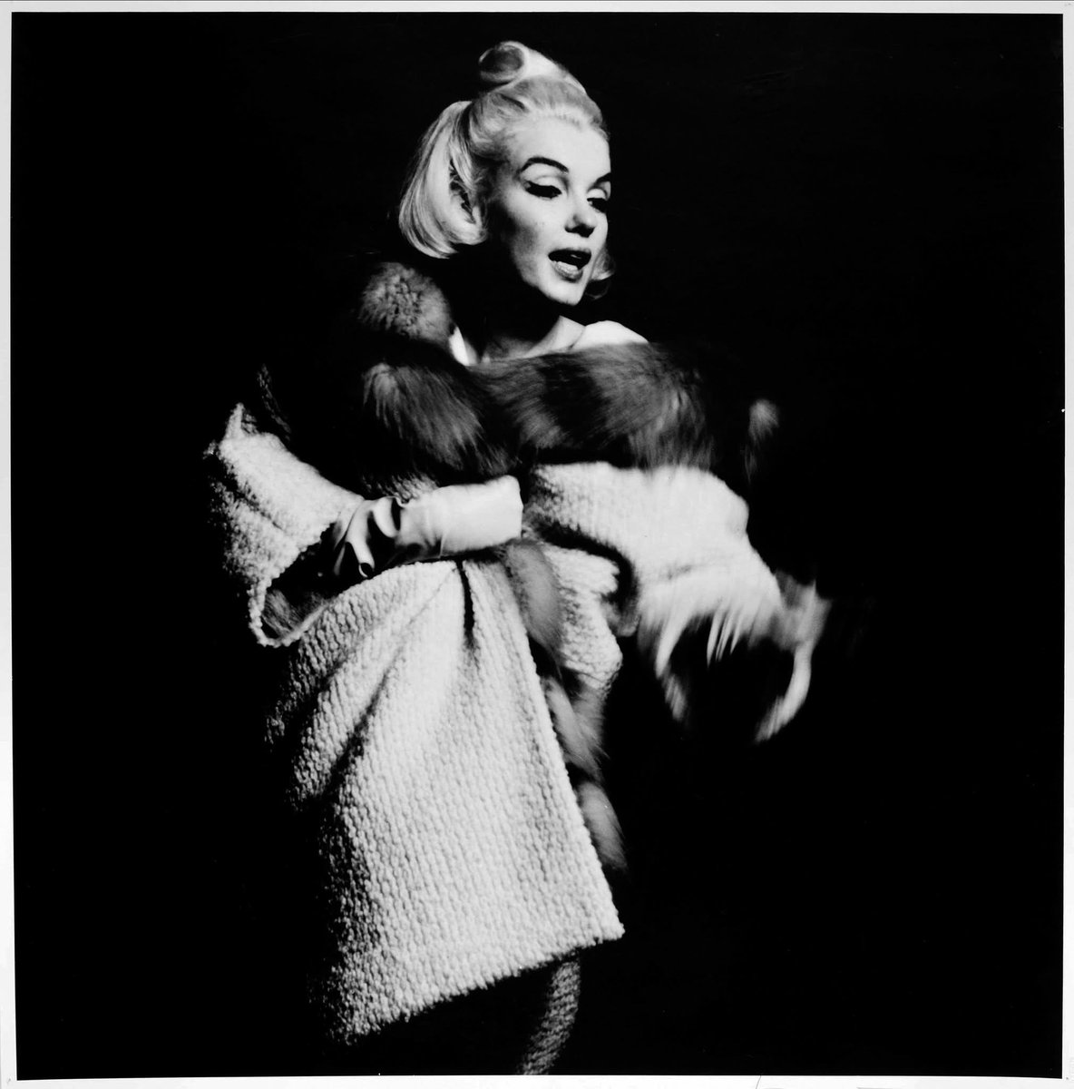 Clubpassionmar2's tweet photo. Bonne journée de mercredi.
Have a sweet Wednesday.
suite et fin des photos Bert Stern pour ce jour
#marilynmonroe #Marilyn #clubpassionmarilyn #bertstern #juin1962 #june1962 #belairhotel https://t.co/7sNUASoxUj