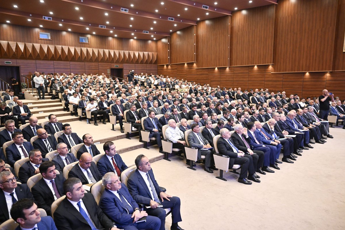 NeftcalaRayonIH's tweet photo. Sabirabadda pambıqçılığın inkişafına həsr olunmuş regional müşavirə keçirilib.

Ətraflı: https://t.co/4CGHxmtcBA https://t.co/1x19vVt4Oe
