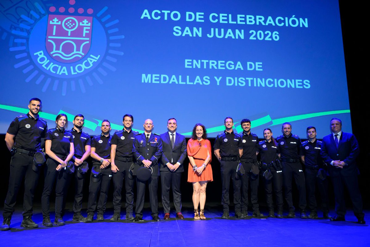 lsfernandeza's tweet photo. En la festividad de San Juan Bautista reconocemos la entrega, profesionalidad y vocación de servicio de los agentes de Policía Local, así como de personalidades, profesionales e instituciones que colaboran con la seguridad de San Sebastián de los Reyes. 

Mi enhorabuena a todos. https://t.co/gffd929ICJ