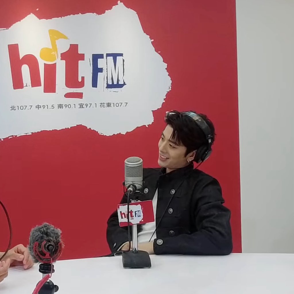 RealPorscheSVRN's tweet photo. วันนี้เก่งมากครับ หล่อมากด้วย แล้วก็น่ารักที่สุดเลย 🫶🤟🤘✨
#HITFMxSVRN
#SVRN #hitfm https://t.co/UuoGpWdbU5