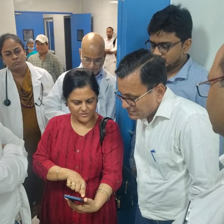 BhusavalDivn's tweet photo. अपर महाप्रबंधक, मध्य रेलवे श्री प्रतिक गोस्वामी ने भुसावल मंडल निरीक्षण के दौरान मंडल रेल अस्पताल, भुसावल का निरीक्षण किया।

उन्होंने नए डिजिटल रेडियोग्राफी कक्ष का उद्घाटन किया तथा ऑपरेशन थिएटर, चिकित्सा सुविधाओं एवं मरीजों की देखभाल संबंधी व्यवस्थाओं की समीक्षा की।

इस अवसर पर उन्होंने रेलकर्मियों को बेहतर स्वास्थ्य सेवाएं उपलब्ध कराने हेतु आवश्यक दिशा-निर्देश प्रदान किए।

#CentralRailway #BhusavalDivision