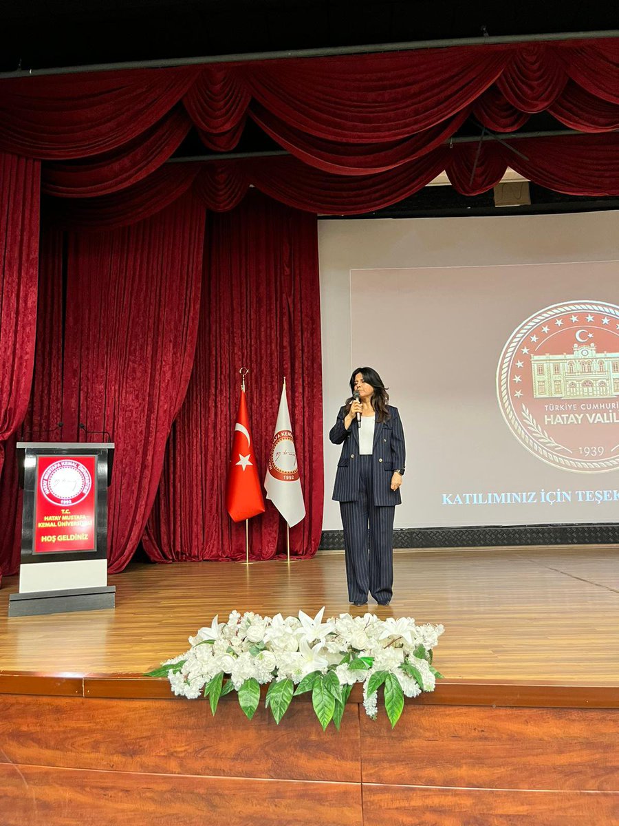 HatayNufus's tweet photo. İl Nüfus ve Vatandaşlık Müdürümüz @_DeryaYASAR, Muhtarlar Akademisi Eğitim Programı kapsamında mahalle muhtarlarımıza Mekânsal Adres Kayıt Sistemi (MAKS) eğitimi verdi.
Eğitimde MAKS'ın etkin kullanımına ilişkin bilgilendirmelerde bulunulurken muhtarların soruları da yanıtlandı. https://t.co/xHTejcuRQ0