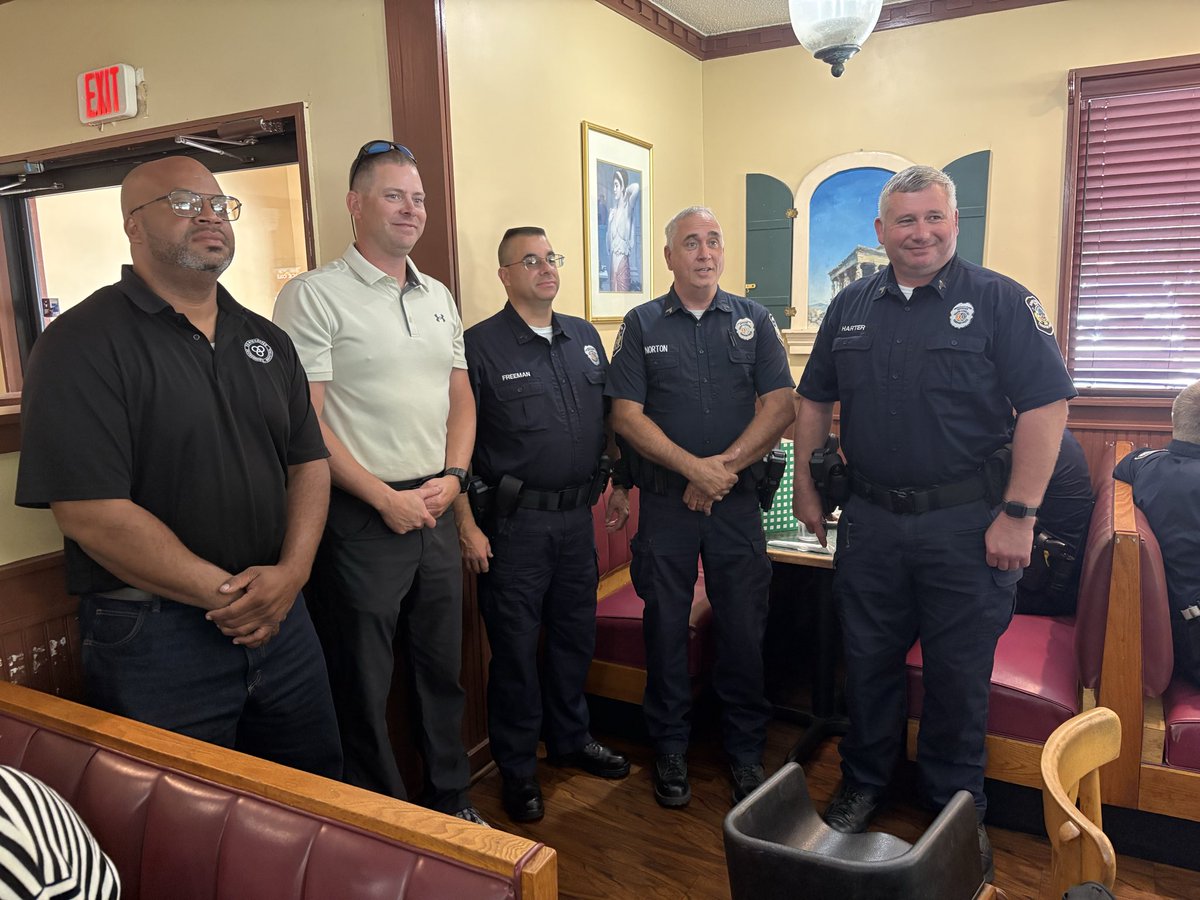 STP_CRO's tweet photo. Things happen in three’s around here. Yesterday, Sgt. Freeman had his retirement luncheon. He has served the citizens of South Carolina for 35 years. He is retiring the badge but not the legacy. Good luck in retirement, Sgt. Freeman!! https://t.co/TPL9TmeY54