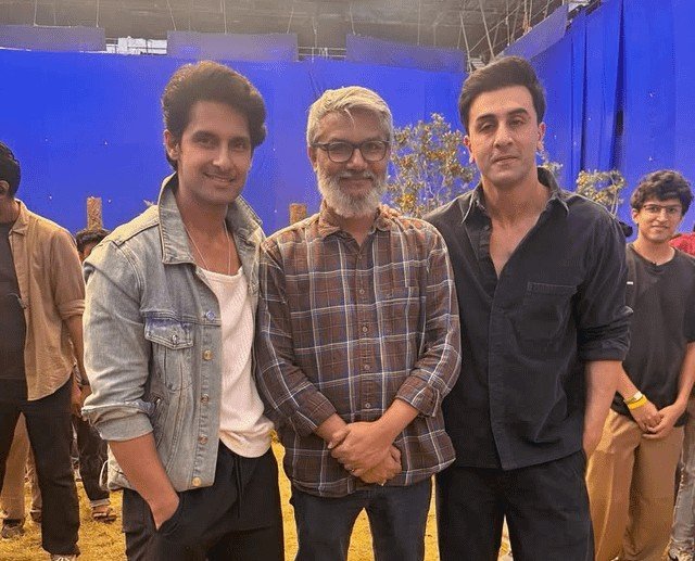 vedhpatel18's tweet photo. "We are making the film with faith. You wait with faith. Bharat (India) #Ramayana are not different from each other. This is our history,our heritage, and the more we can work on it,the more we will try to do justice to it within our abilities"
--#RaviDubey 
#RanbirKapoor #Yash https://t.co/3XjfXSdxfM