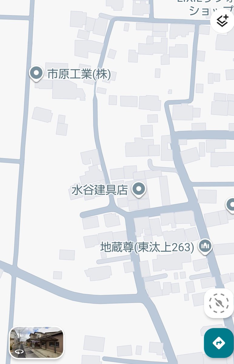 amane0306en's tweet photo. 三重県桑名市にモスク情報

桑名市汰上 メグミルクの近くという証言者の話でしたが 看板等は見つからず。

道が狭い。

ガセならいいんだけど…と歩き回っていると何かしらの建設工事の囲いを発見。

基礎が出来上がっていたけどコレがモスクになるんじゃないよね？😰

情報求む

#モスク
#桑名市 https://t.co/jBk9Ss6tiv
