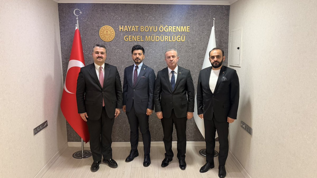 KayaZeydin's tweet photo. 📍 Ankara / Millî Eğitim Bakanlığı Hayat Boyu Öğrenme Genel Müdürlüğü

İl Koordinatörümüz @byildiz63 ve Yönetim Kurulu Üyemiz Erol Kaya ile birlikte, Hayat Boyu Öğrenme Genel Müdürümüz Sayın Dr. Emre Topoğlu’nu ziyaret ettik.

Görüşmemizde, Halk Eğitimi Merkezlerimizde kursu bulunan usta öğreticilerimizin kurslarına devam edebilmeleri için gerekli ders saati ödeneklerinin tahsisi ile Hakkâri’mizin eğitim alanındaki ihtiyaç ve taleplerini değerlendirdik.

Yapılan çalışmalar neticesinde, kursların devamı için gerekli ders saati ödenekleri ilimize tahsis edilerek bugün itibarıyla Hakkâri’mize aktarılmıştır.

Sayın Genel Müdürümüze yakın ilgileri, destekleri ve nazik misafirperverlikleri için teşekkür ediyorum.

@RTErdogan
@Akparti
@abuyukgumus
@MustafaAlkayis
@byildiz63
