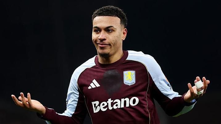 SamzaTalksFooty's tweet photo. 🚨 @JacobsBen: “I do expect Arsenal to sign Morgan Rogers. He is Arsenal’s leading target for left-wing and #10. My information is that Rogers has zero preference as to whether he’s signed as a left-winger or a #10.”

“Arsenal are expected to bid & this could move quickly. Aston Villa, even with Champions League football, are looking for a major sale to balance their books.”

“When Rogers extended last year, there was an understanding that he could leave this summer for a fee of £80m as a starting point. It’s NOT a release clause or gentleman’s understanding, but Villa had said they will not unduly stand in his way.”

“I’m still told engagement will start at £80m, that’s NOT to say it’ll be the number that secures a transfer, but that is the beginning to start a conversation with Aston Villa. I think there’s a very strong chance this deal happens.” ✍️ [@LatteFirm]