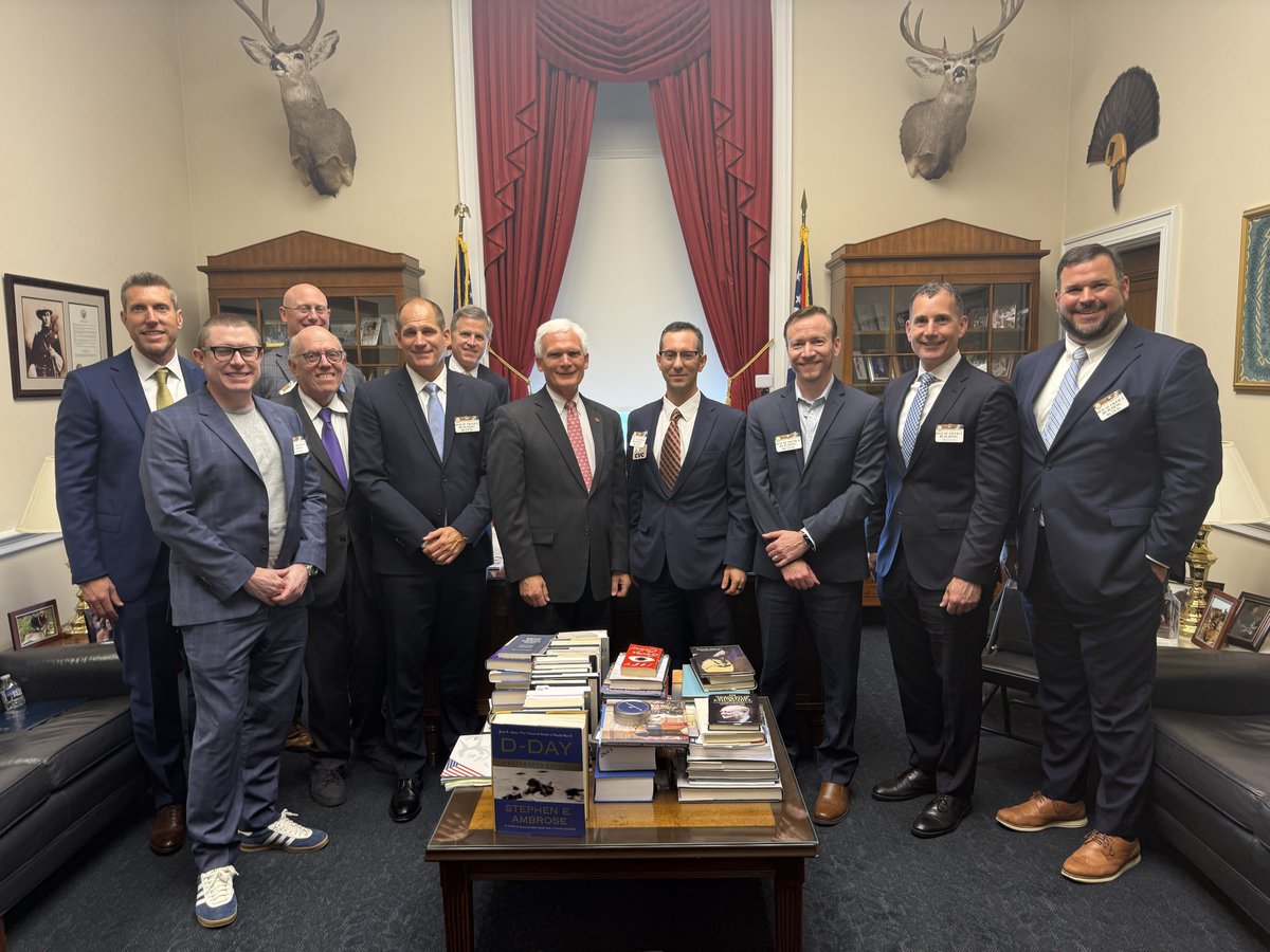 CHPA's tweet photo. Thank you to our congressional champion @BobLatta for a productive discussion with CHPA members yesterday and for your continued leadership on #OMUFA. We look forward to continued partnership on key priorities like #OTC innovation, Rx-to-OTC switch, and combating illicit trade. https://t.co/1JprRmzX9j