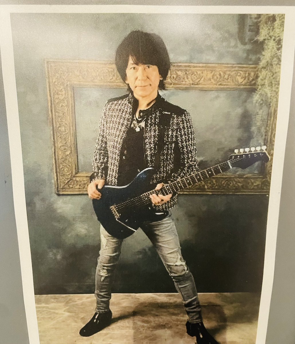 sumiyowingcat's tweet photo. 今日はJASRACの総会に出席後
#米川英之 さんのライブへ
青、時、雨しばりの青時雨ライブ

10thアルバム曲で作詞した
「Resiliencia」を私は生ではじめて聴きました^_^
異国情緒溢れてめちゃくちゃ善き！

昼、夜とバタバタ外出続きでしたが
今からまた咲く詞頑張ります！ https://t.co/skoYbzCeeR