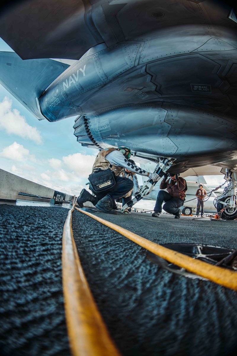 USNavy's tweet photo. Valiant Shield 2026 🌊⚓

From the sea to the skies and across every domain, Valiant Shield showcases the power of joint and allied forces operating together in the Western Pacific. Through realistic, multi-domain training, the Joint Force demonstrates its readiness, strength, and commitment to a free and open Pacific.

#ValiantShield2026 #USNavy