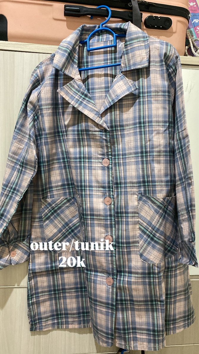 hidingfromd's tweet photo. wts bntu kosongin lemari mau pindahan
sale yg bawahan 20k/item, atasan 15k/item
co oren https://t.co/HYFT6wAJQD